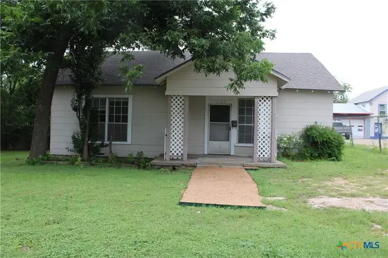 Front exterior at 1306 S 45th St, Temple, TX